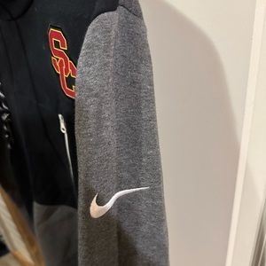 University of Southern California Nike woman’s sweater size Small hoodie